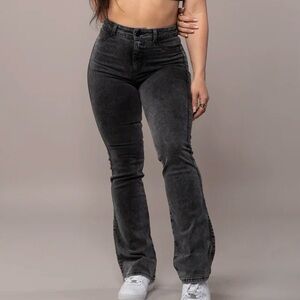 NWOT FITJEANS Flared - Heavy Washed Black SMALL